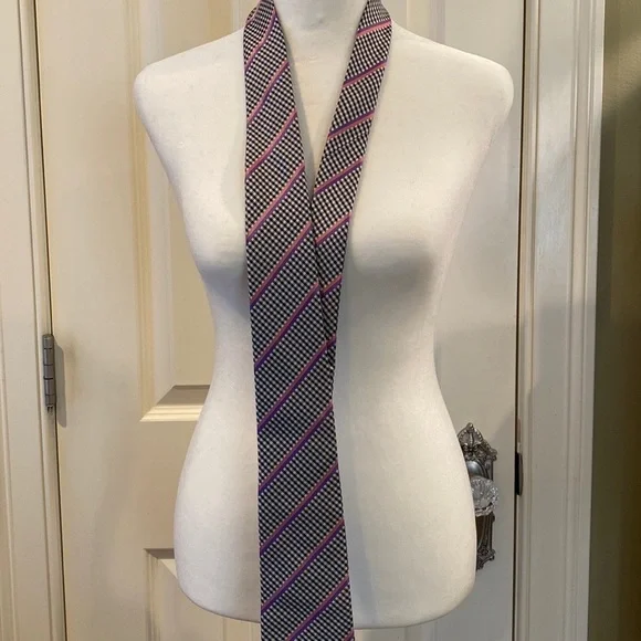 COPY - Chanel Silk Tie - Picture 2 of 16